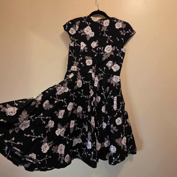 Hell Bunny Vixen Black Floral Dress with Pockets M - Picture 6 of 6